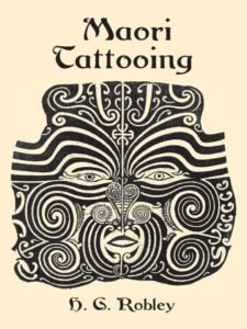 Livro sobre tatuagens Maori