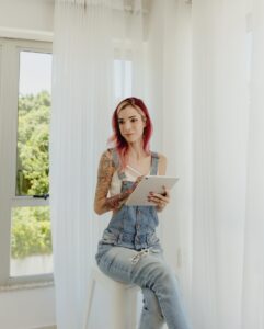 Tatuadora Naju Veloso