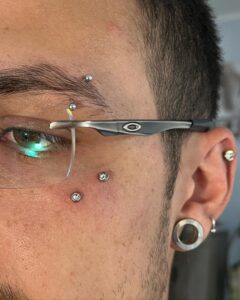 Micro dermal piercing zero dor