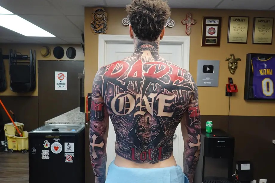 LaMelo Ball: Astro Da NBA Faz Tatuagem Gigante Com 6 Tatuadores Ao Mesmo Tempo! lamelo ball tatuagem nba tattoopediabr 7