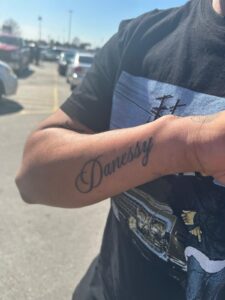 Venezuelanos deportados por causa de tatuagem